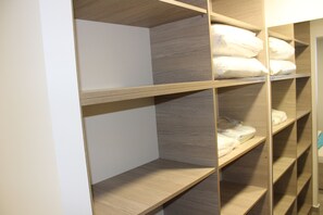 1 غرفة نوم ومكتب ومكواة/لوح كي وواي فاي مجانًا