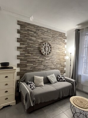 Televisie en een computerscherm