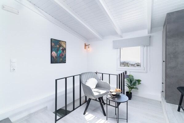 Premium bedding, individually decorated, individually furnished, desk - Kalamaki-Sunset (Faistos)