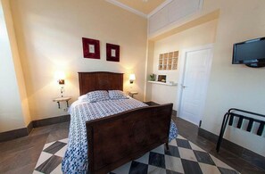 1 bedroom, iron/ironing board, travel cot, WiFi