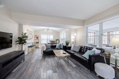 1 Block to Allianz Field • Sleeps 8+ • Patio & Parking