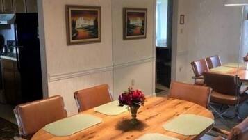 Condo, 2 Bedrooms | Private kitchen | Fridge, oven, stovetop, coffee/tea maker