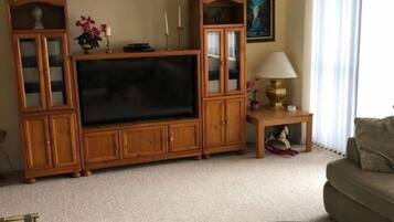 Condo, 2 phòng ngủ | Phòng khách