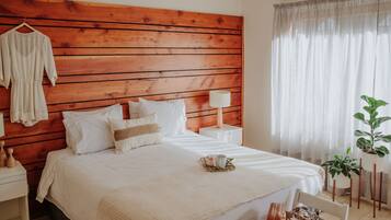 Escritorio, cunas gratuitas, wifi gratis y ropa de cama