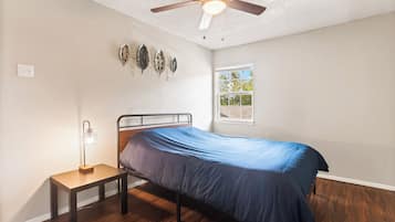 2 室のベッドルーム、WiFi、ベッドシーツ