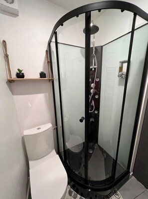 Shower, hair dryer - COSY CASA. (Abbeville)