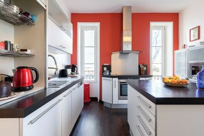 Réfrigérateur, micro-ondes, four, lave-vaisselle