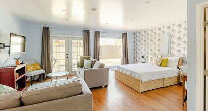 Hollywood Hideaway: Cozy Guesthouse Near Universal Studios