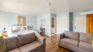 Desk, iron/ironing board, free WiFi, bed sheets