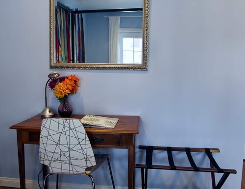 Hollywood Hideaway: Cozy Guesthouse Near Universal Studios