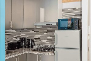 Fridge, microwave, coffee/tea maker, electric kettle