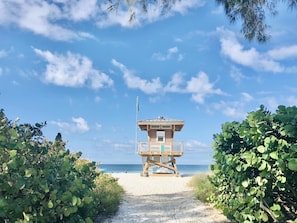 Beach nearby, sun loungers, beach towels