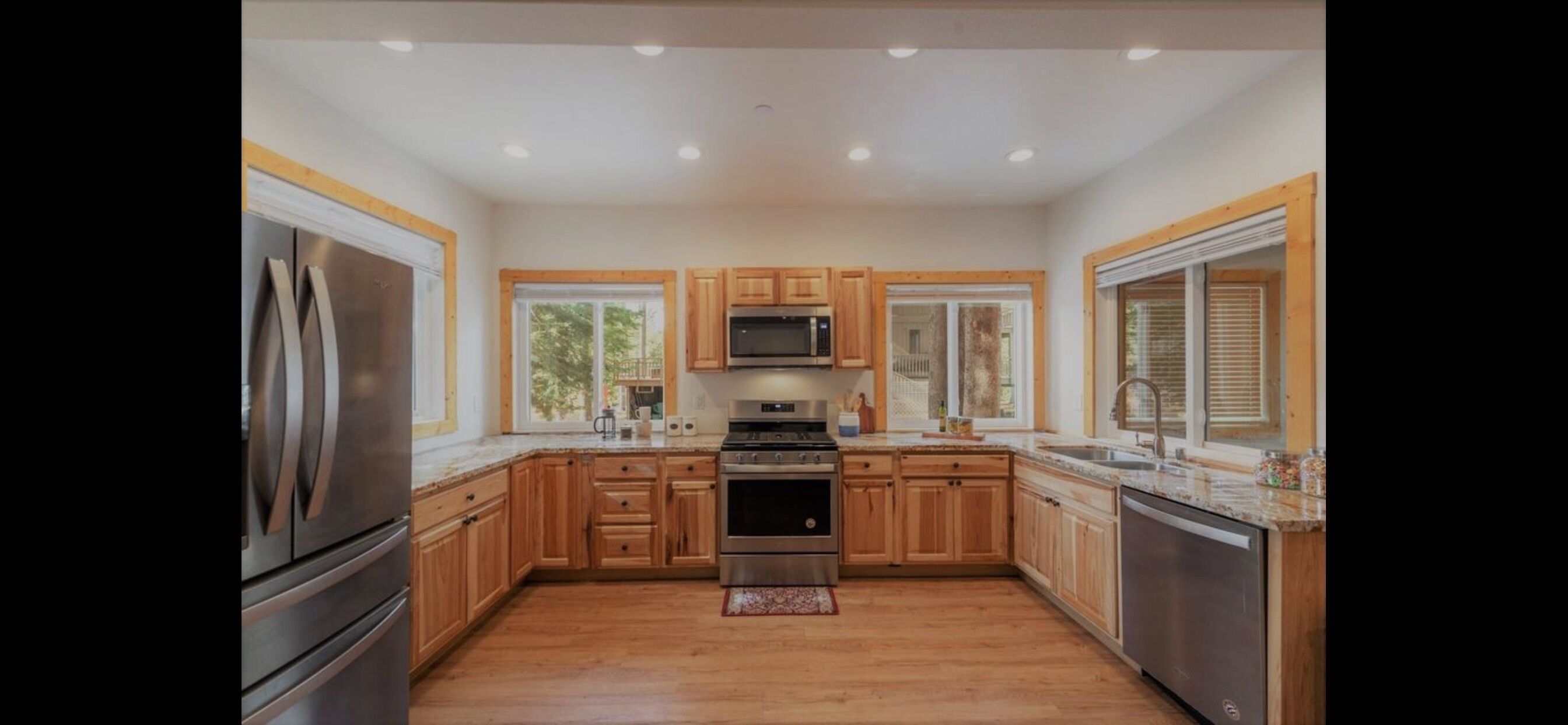 5 bed 5 bath cabin 5 min to the Slopes or Mountain Biking