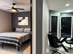 4 bedrooms, iron/ironing board, WiFi, bed sheets