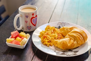 Free daily English breakfast
