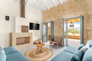 Luxury Villa (Electra) | Ruang tamu | 44 inci sebuah televisyen pintar dengan satelit, TV 