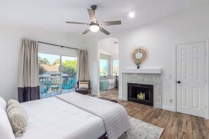 4 bedrooms, desk, iron/ironing board, travel crib