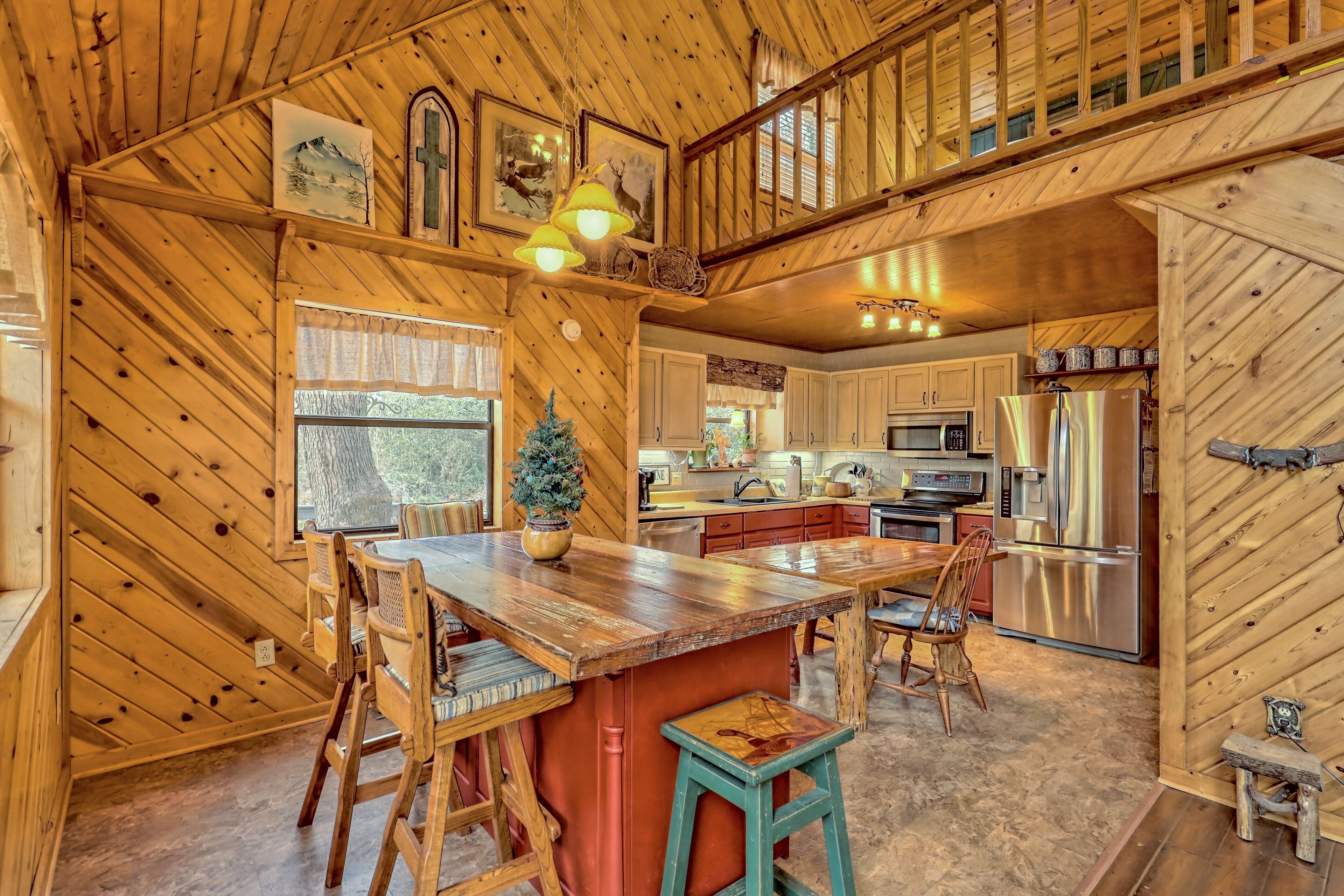 Compass Cottage 1 on Fodder Creek near Brasstown Bald  Hiawassee, GA