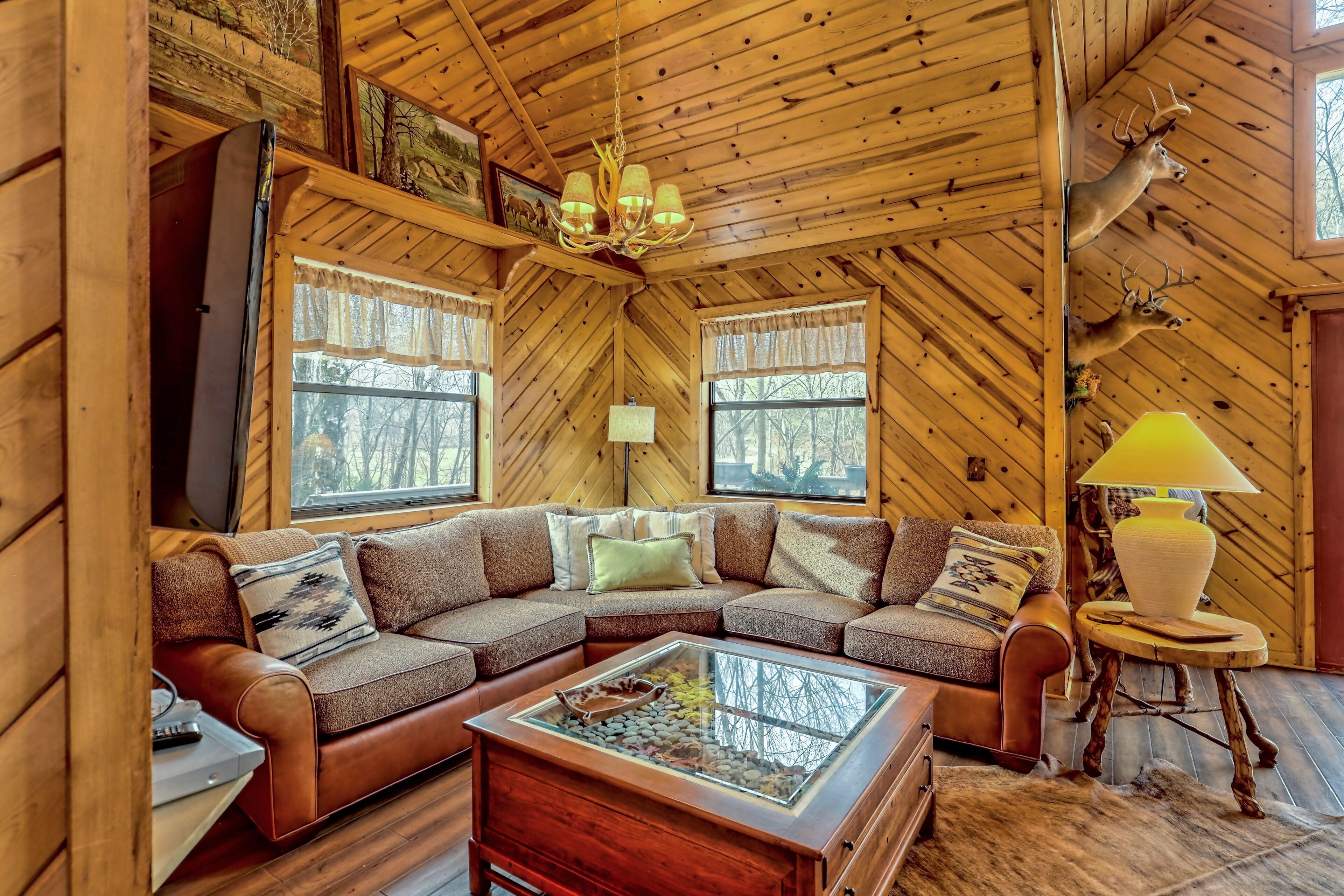 Compass Cottage 1 on Fodder Creek near Brasstown Bald  Hiawassee, GA