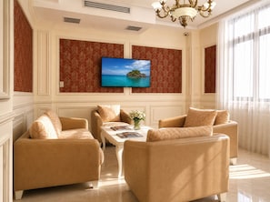 Lobby sitting area - Nobel Hotel (Baku)