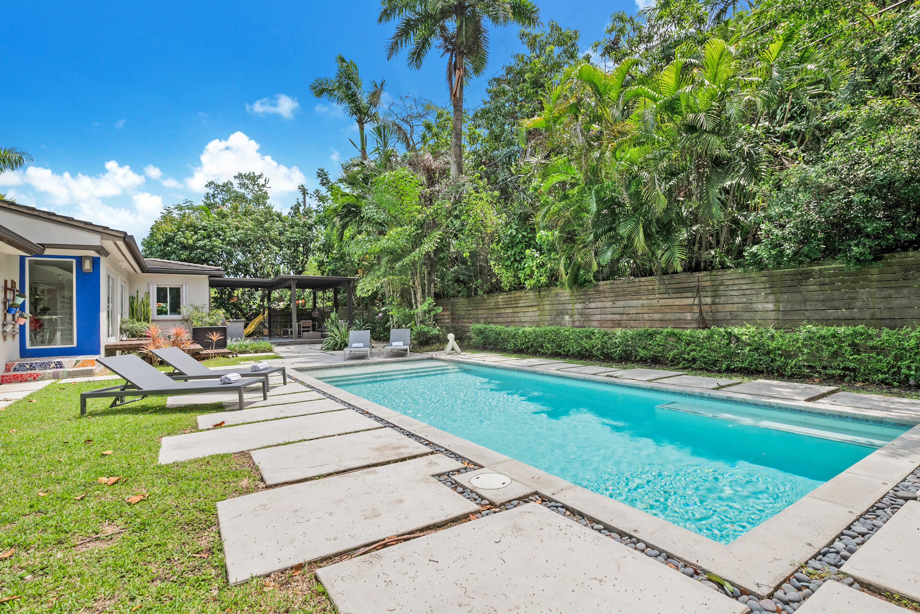 Tropical Oasis 3-bedroom villa with pool