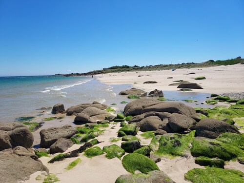 Quiet fisherman's cottage, 400 m from beach, sea view. Ideal for families