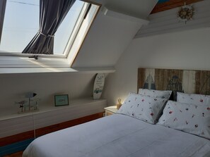 3 slaapkamers, een strijkplank/strijkijzer, reisbedje, gratis wifi