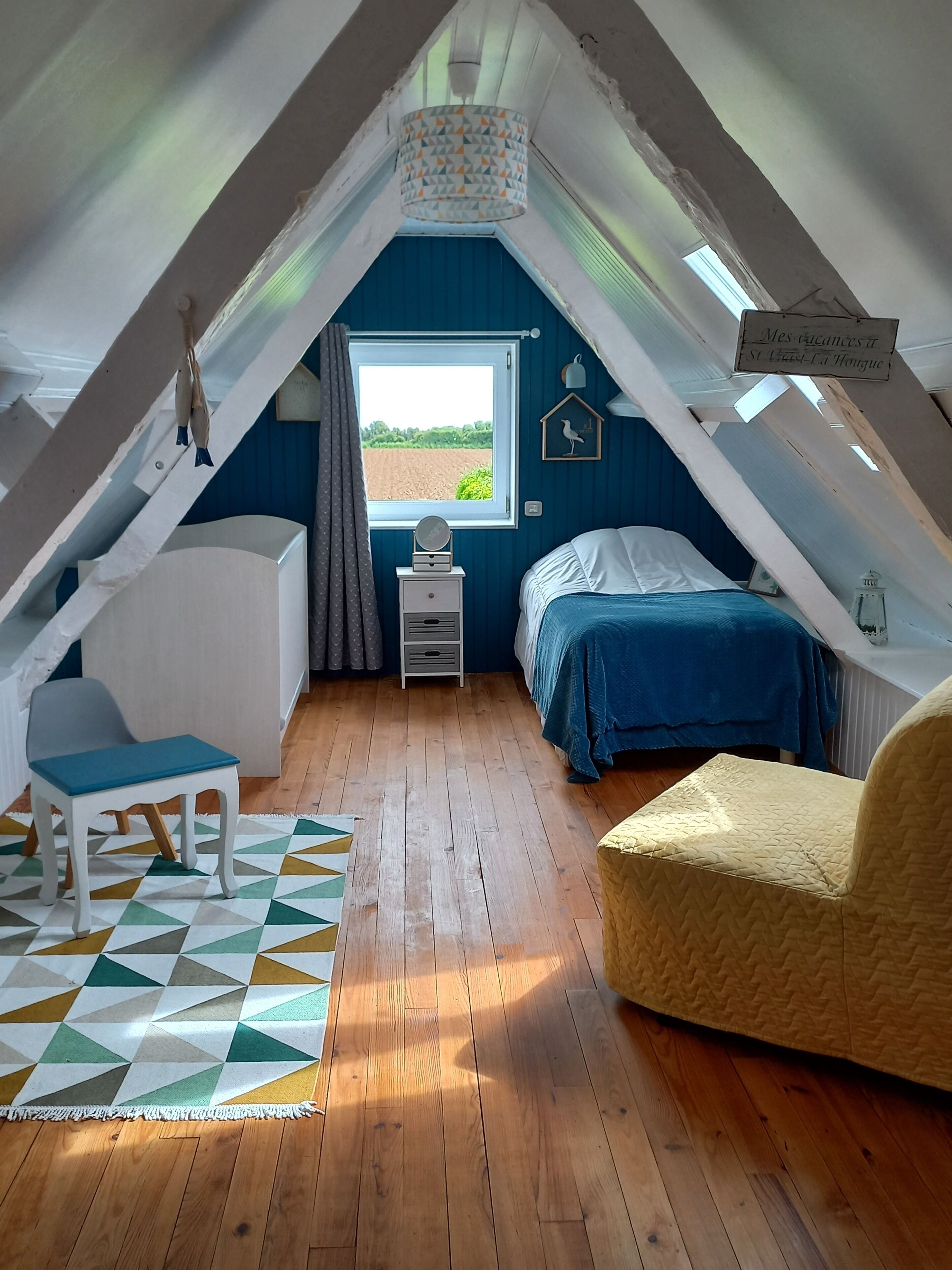 3 bedrooms, iron/ironing board, travel cot, free WiFi