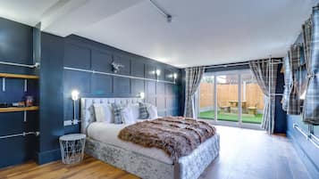 Deluxe Apartment, 1 King Bed with Sofa bed, Non Smoking, Garden View | 1 bedroom, free WiFi, bed sheets