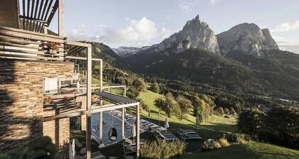 Chalet Ă Dienten avec Ski-In et Piscine