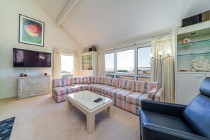 TV - Breathtaking views! Ocean View & Short walk to the Beach! Lake House only- no club acccess (Seabrook Island)
