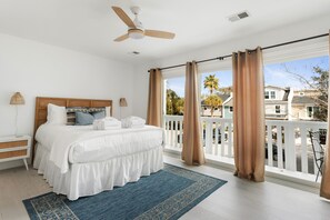 2 bedrooms, iron/ironing board, internet