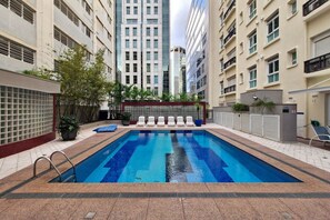 Outdoor pool - Concept Uno Apartments by BnbHost (São Paulo)