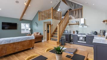 Cottage | Private kitchen | Fridge, dishwasher, electric kettle, toaster