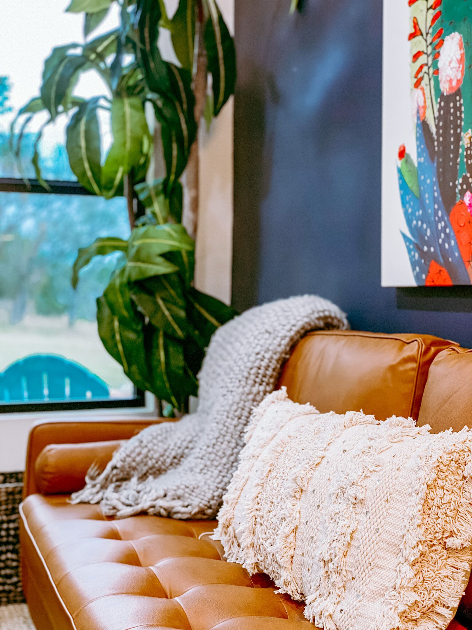 Sonnenland - 2mi to Main, 3 acres on hilltop, view