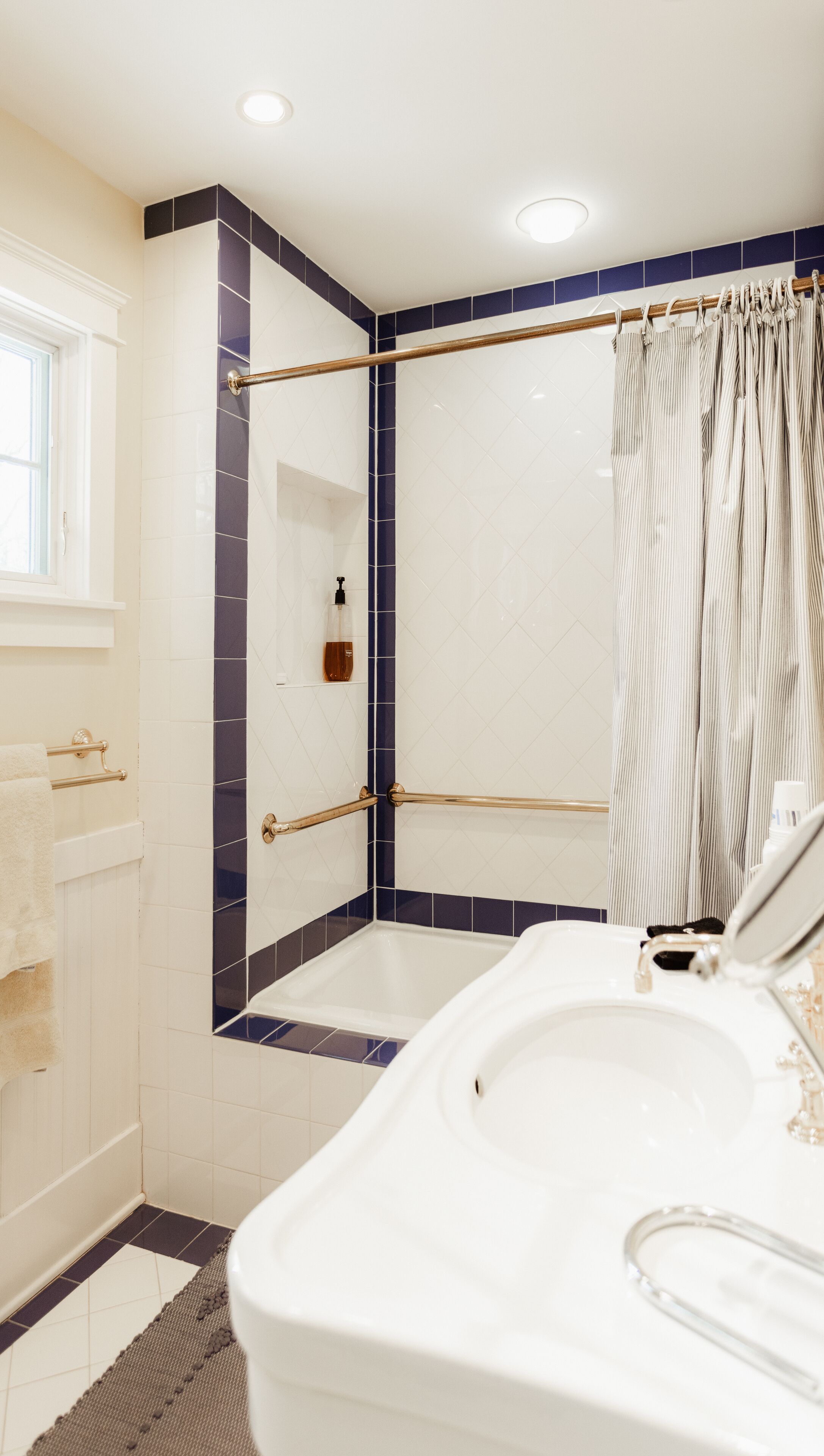 Quintessential Harbor Country with Private Beach Access