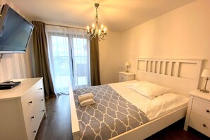 7 bedrooms, travel crib, free WiFi