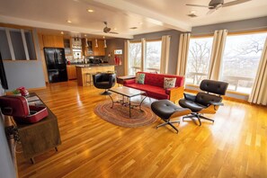 The Loft at Stardust Retreat | Hochwertige Bettwaren, Tempur-Pedic-Betten, individuell dekoriert