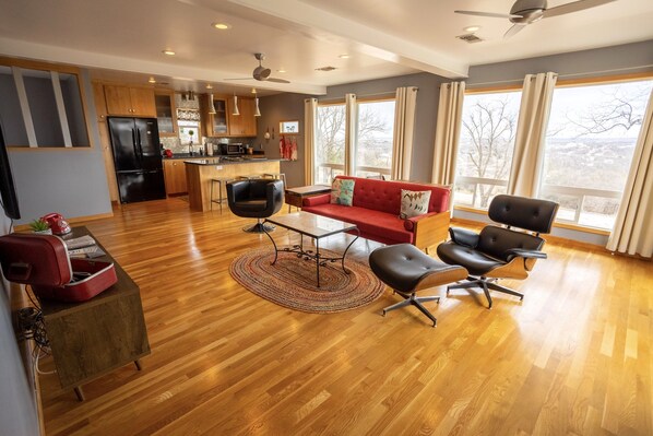 The Loft at Stardust Retreat | Living area - Stardust Retreat (Coleman)