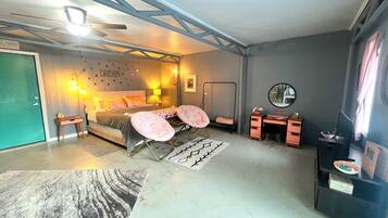 The Studio at Stardust Retreat