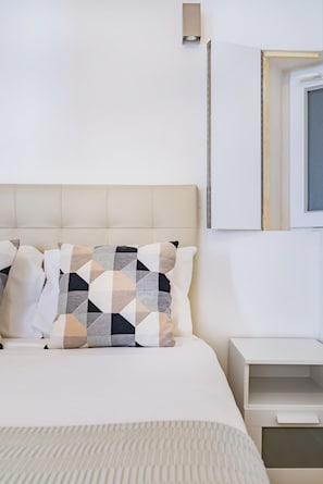 1 bedroom, travel cot, free WiFi, bed sheets