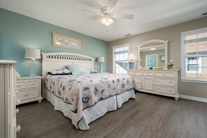 3 bedrooms, free WiFi, bed sheets - Sandy Pause III 803A Close to the OC boardwalk! (Ocean City)