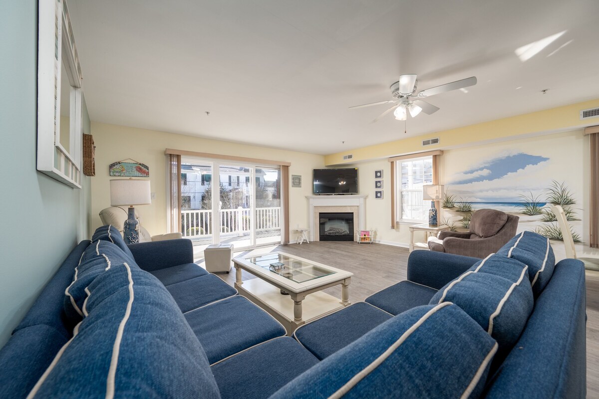 Sandy Pause III 803A Close to the OC boardwalk!