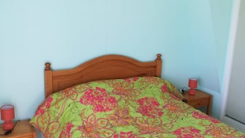 2 chambres, fer et planche Ă  repasser