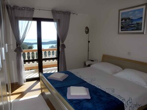 3 bedrooms, WiFi - Holiday apartment with sea view (Insel Rab)