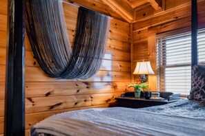 5 bedrooms, desk, iron/ironing board, WiFi - NERF War-Family Lodge-Theater-HotTub-GlowParty (Sevierville)