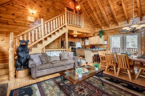 Smart TV, fireplace, Netflix, streaming services
