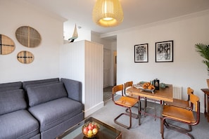 Dining - Centrally Located Spacious 1st Floor Apartment (Kent)