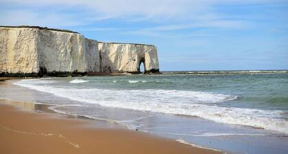Seaside Apartment w/ Garden in Central Broadstairs