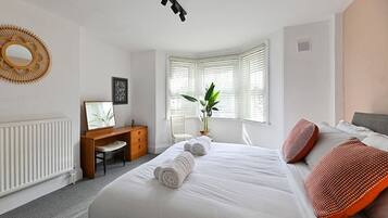 5 dormitorios, escritorio, tabla de planchar con plancha y wifi gratis